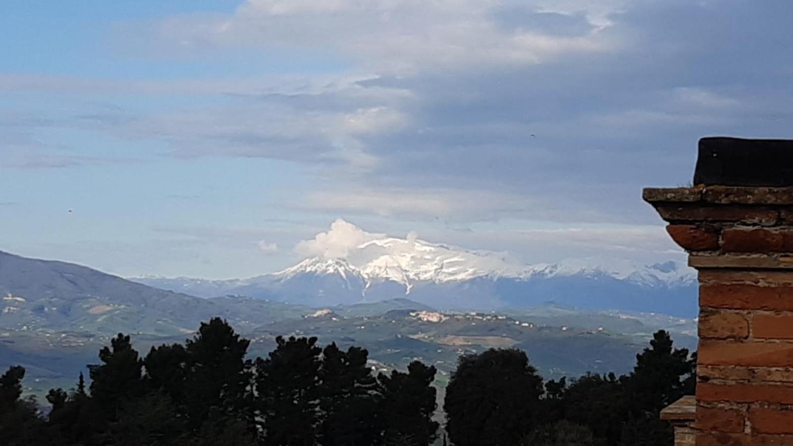B&B Leopardi Montefiore dellʼAso Dış mekan fotoğraf